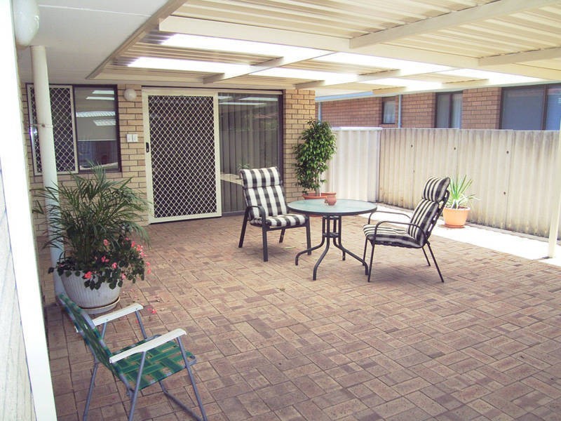 25 Kitson Street, Rockingham WA 6168