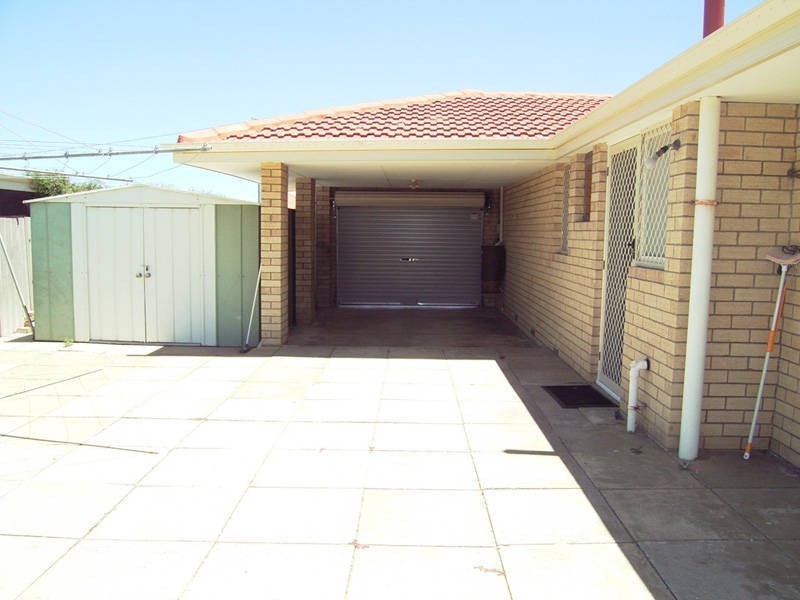 25 Kitson Street, Rockingham WA 6168