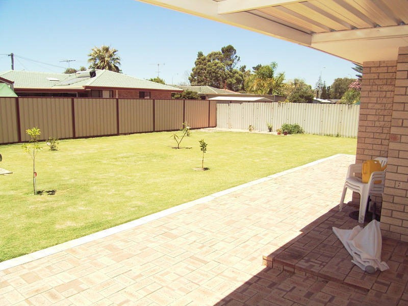 25 Kitson Street, Rockingham WA 6168