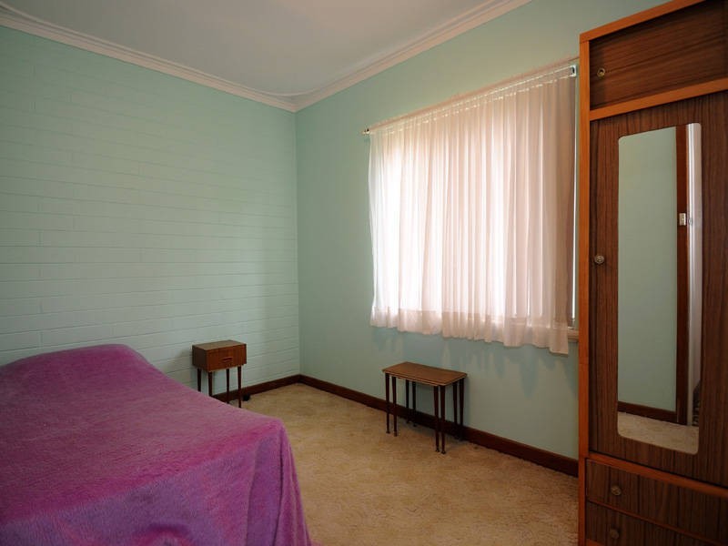 10 Lake Street, Rockingham WA 6168