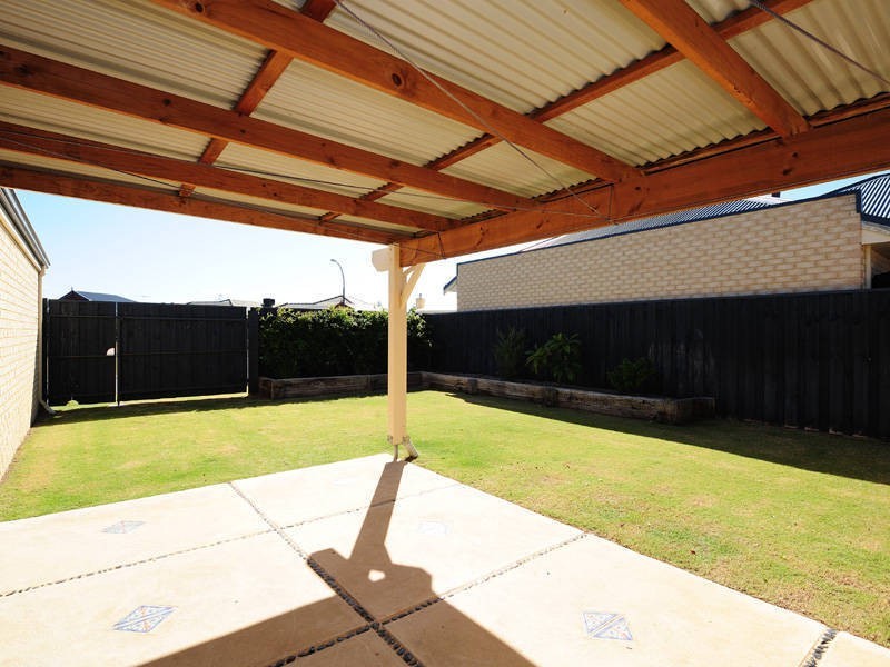 39 Lynch Avenue, Rockingham WA 6168