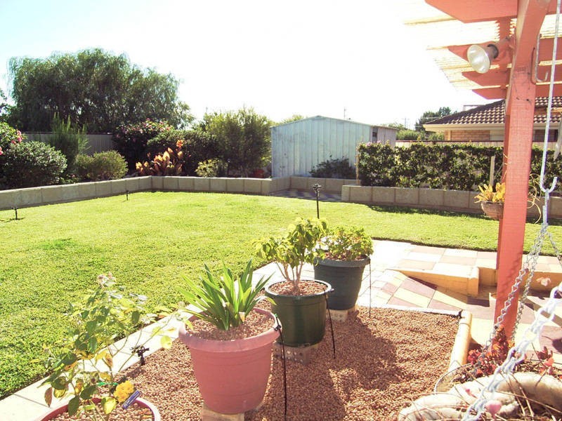 8 Carnegie Loop, Cooloongup WA 6168