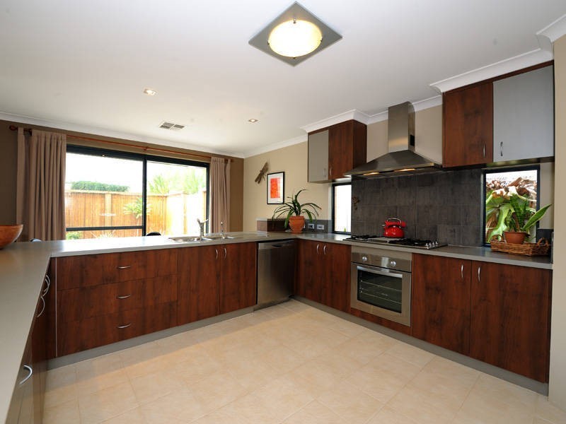 5 Bluestone Parkway, Secret Harbour WA 6173