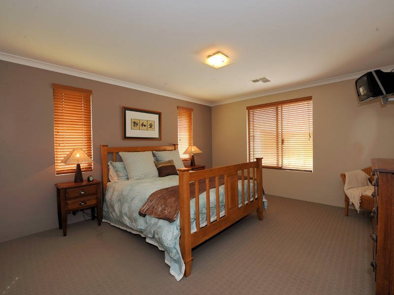 5 Bluestone Parkway, Secret Harbour WA 6173