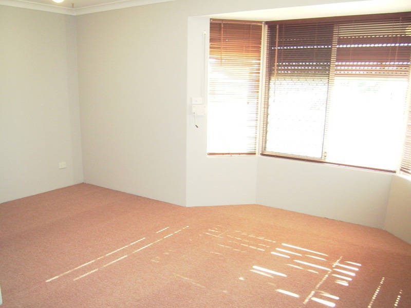 30 Mornington Blvd, Waikiki WA 6169