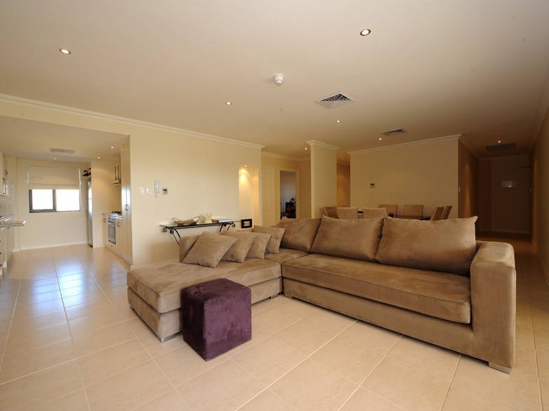 9/59 Rockingham Beach Road, Rockingham WA 6168