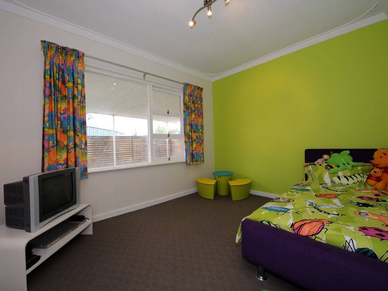 24 Stoner Street, Rockingham WA 6168
