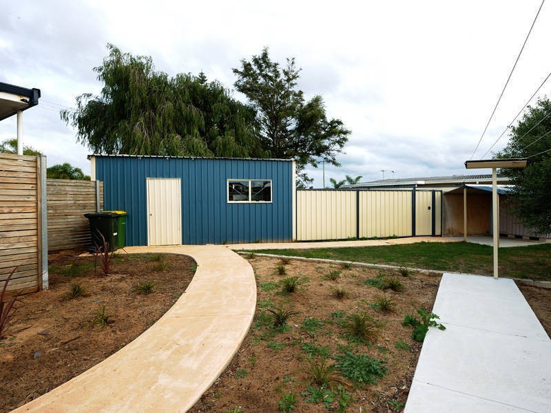 24 Stoner Street, Rockingham WA 6168