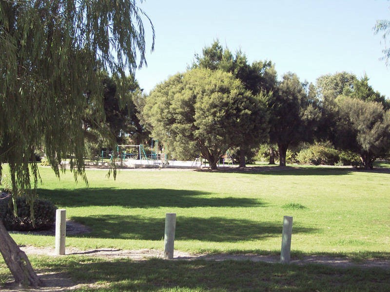 24 Round Hill Drive, Port Kennedy WA 6172