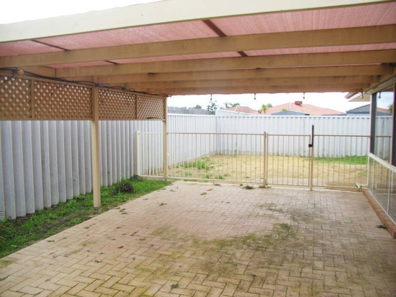 24 Round Hill Drive, Port Kennedy WA 6172