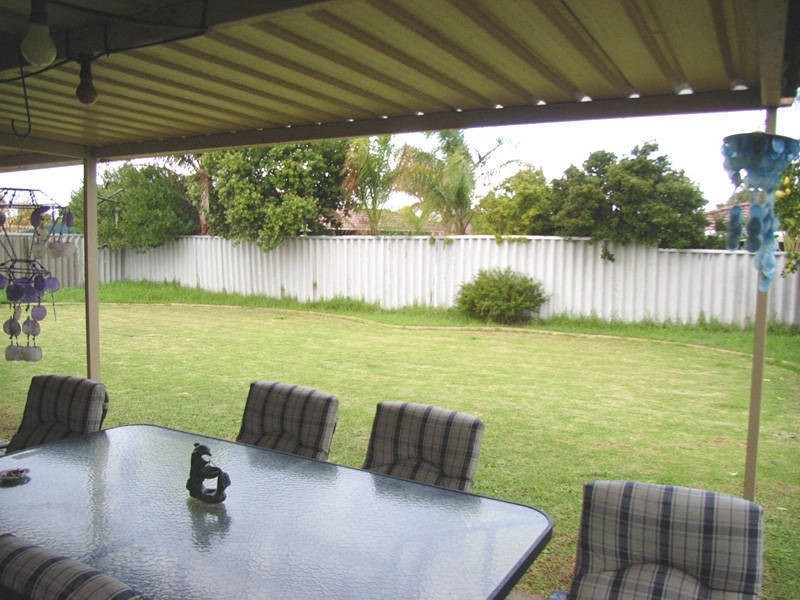 16 Gibb Road, Waikiki WA 6169