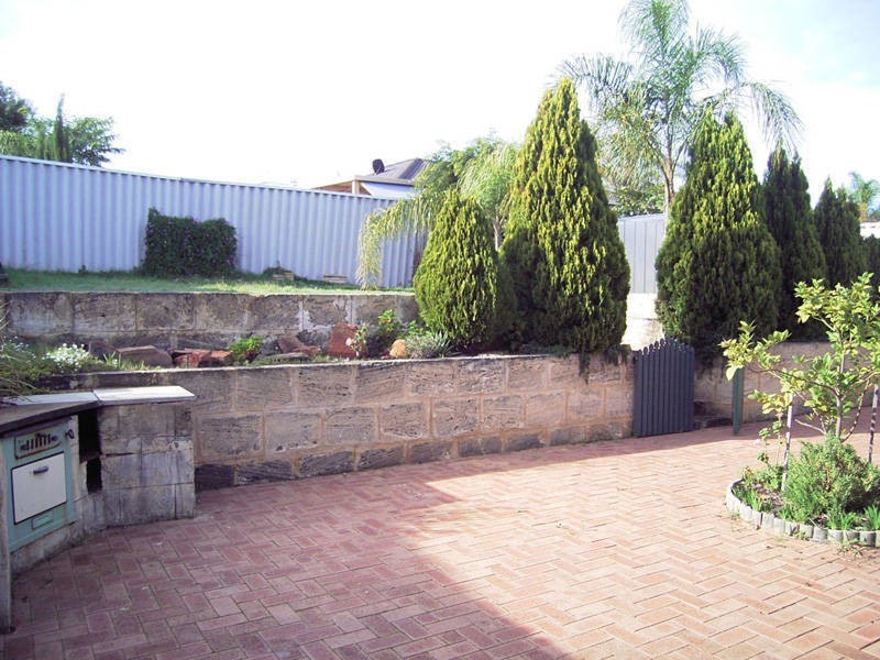 12 Karlak Close, Leda WA 6170