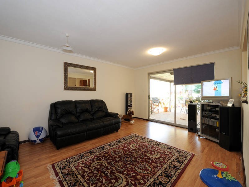 15 Parmelia Avenue, Parmelia WA 6167