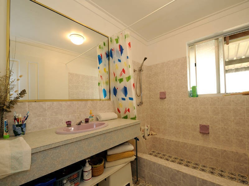 15 Parmelia Avenue, Parmelia WA 6167