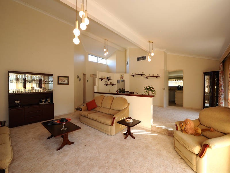 9 Madeira Place, Safety Bay WA 6169