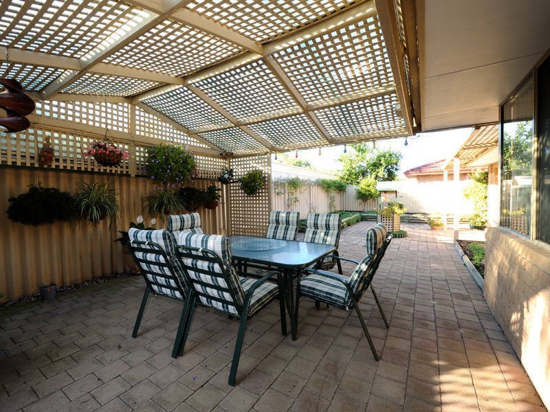 9 Madeira Place, Safety Bay WA 6169