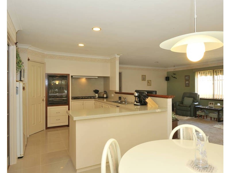 9 Madeira Place, Safety Bay WA 6169