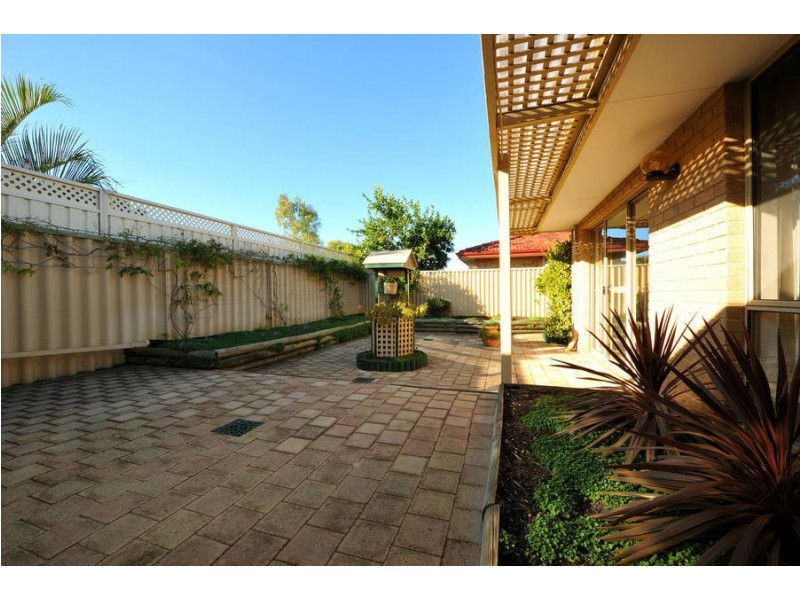 9 Madeira Place, Safety Bay WA 6169