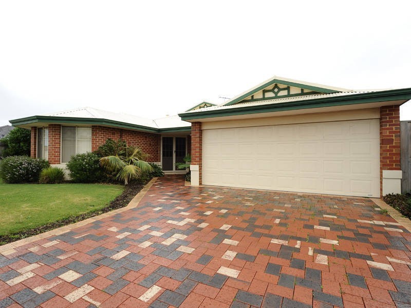 33 Boyle Avenue, Rockingham WA 6168