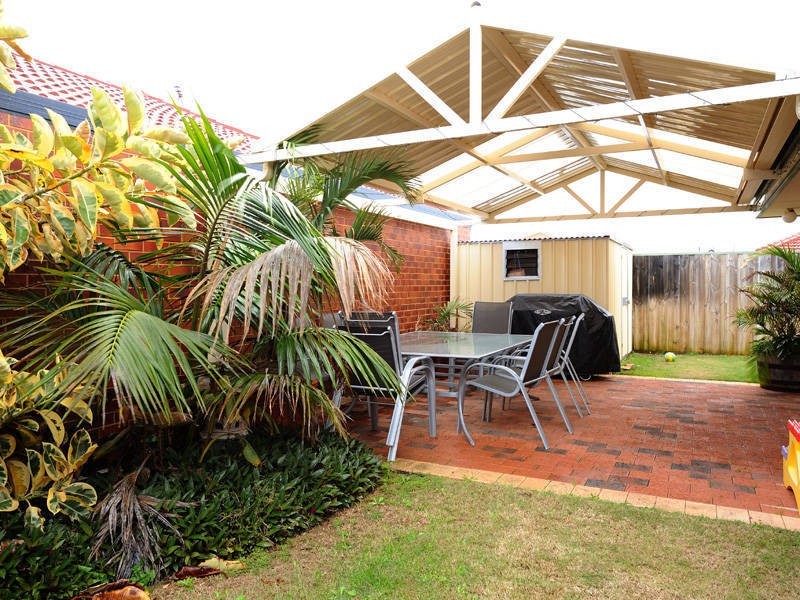 33 Boyle Avenue, Rockingham WA 6168