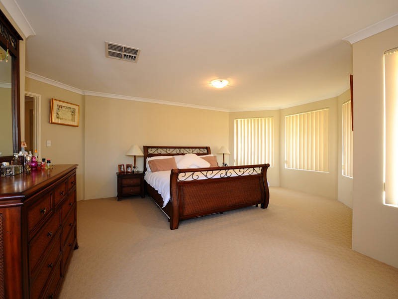 33 Boyle Avenue, Rockingham WA 6168
