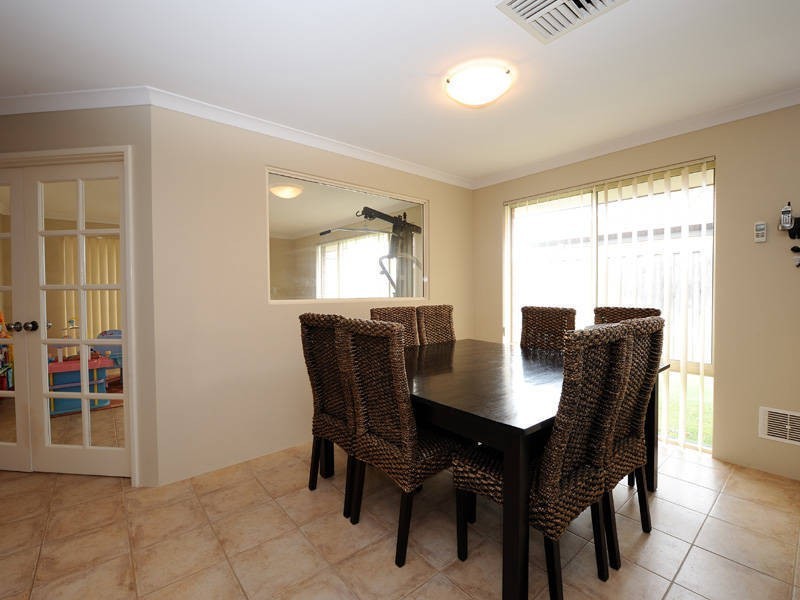 33 Boyle Avenue, Rockingham WA 6168