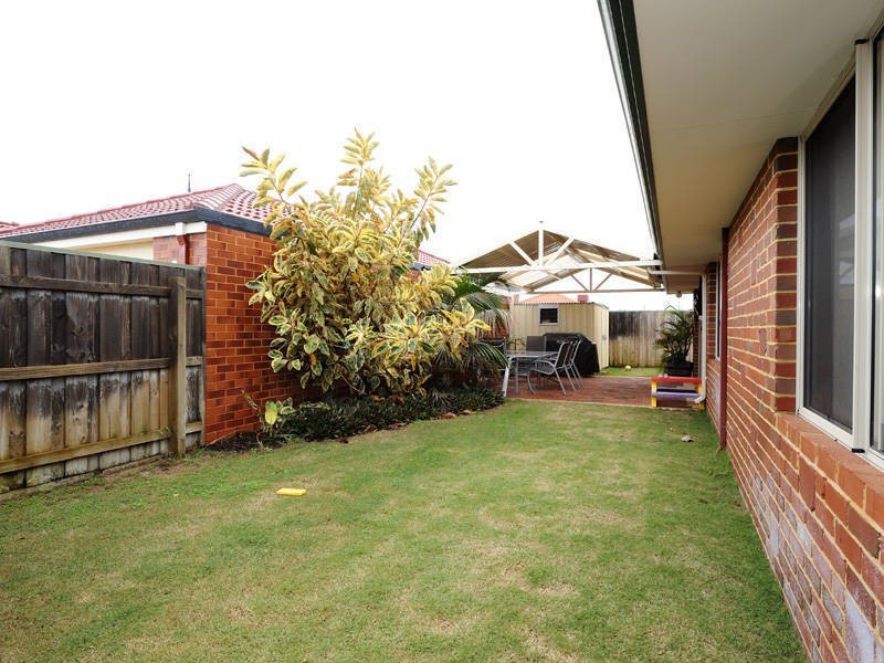 33 Boyle Avenue, Rockingham WA 6168