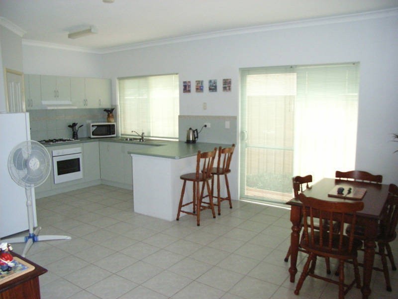 3/5 Fraser Street, Rockingham WA 6168