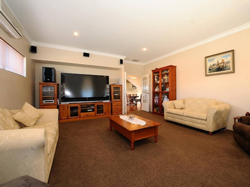 301 Bogue Way, Port Kennedy WA 6172