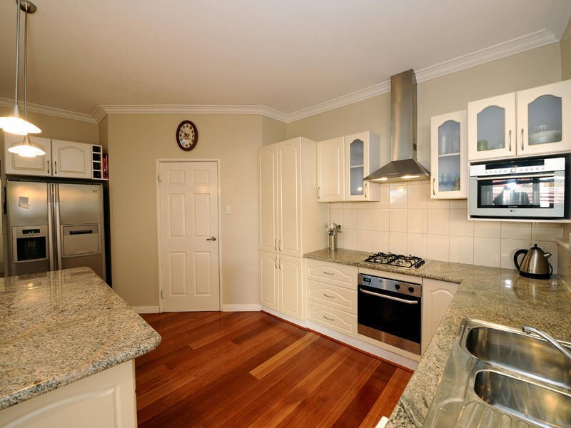 301 Bogue Way, Port Kennedy WA 6172