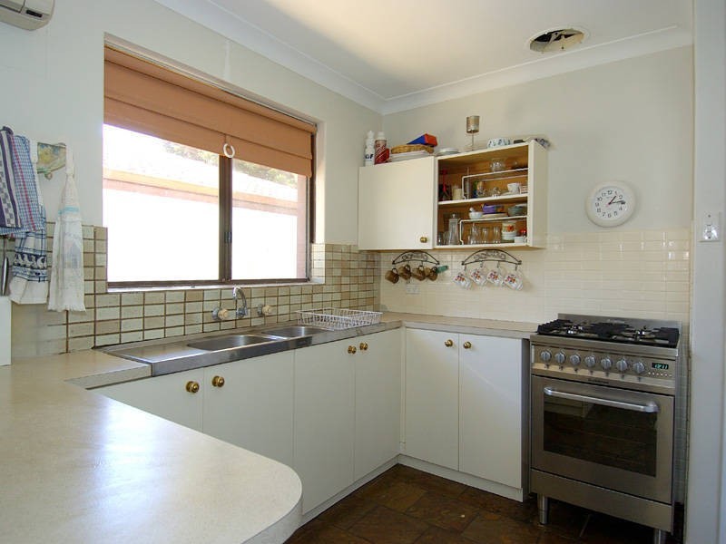 6 Kingston Way, Safety Bay WA 6169