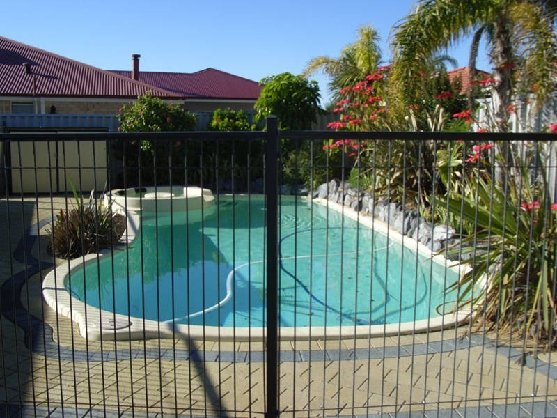 33 St Raphael Crescent, Port Kennedy WA 6172