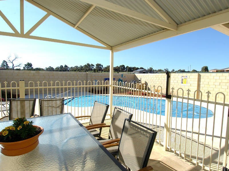 4 Hoil Chon Heights, Karnup WA 6176