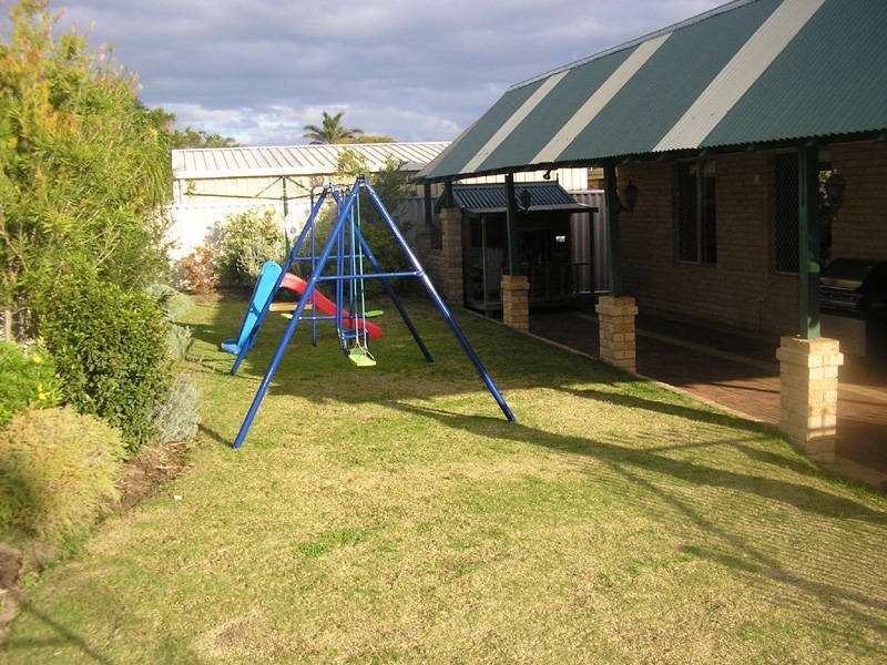 8 Dundas Court, Waikiki WA 6169