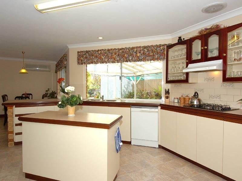 31 Mirror Cove, Waikiki WA 6169