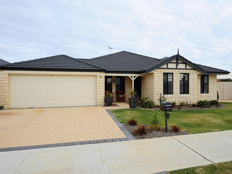 19 Oleander Ave, Shoalwater WA 6169