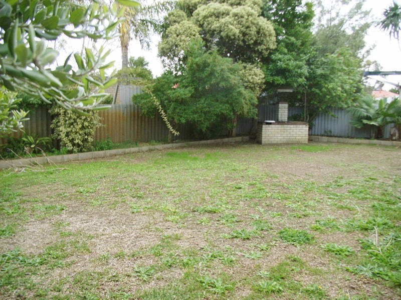 5 Haselmere Circus, Rockingham WA 6168