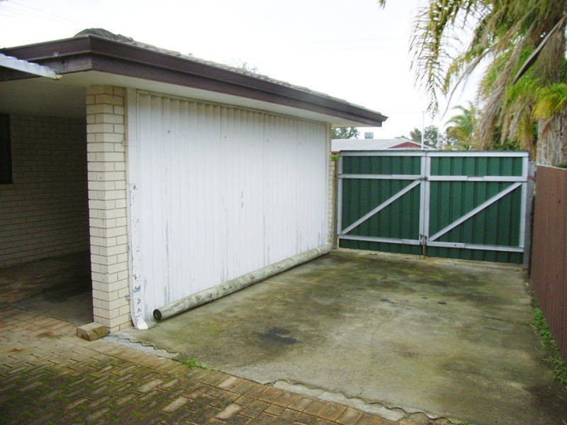 5 Haselmere Circus, Rockingham WA 6168