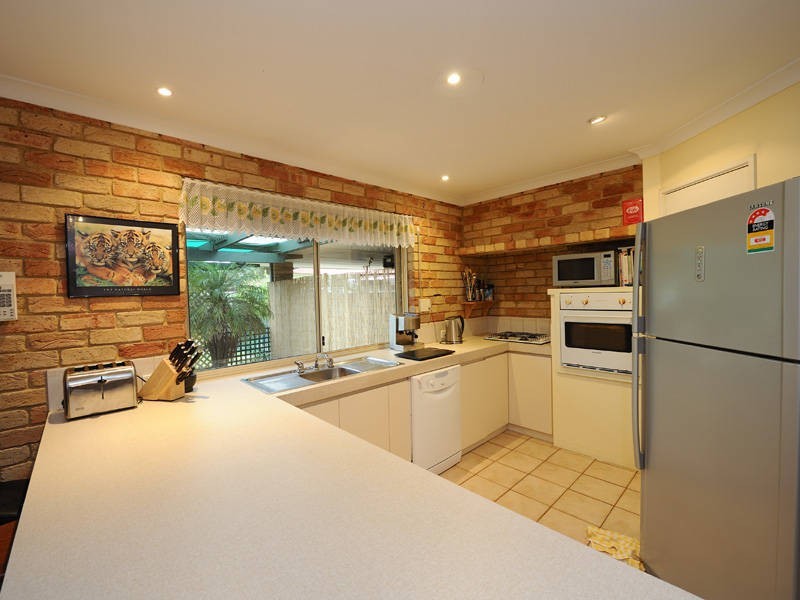 9 Hawksbury Grove, Port Kennedy WA 6172