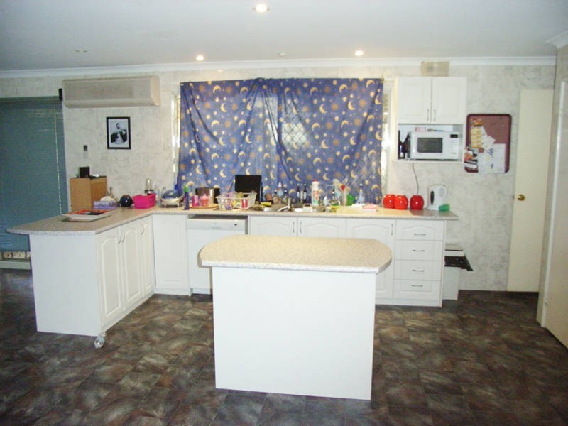 230 Grand Ocean Blvd, Port Kennedy WA 6172