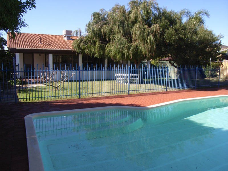 11 Bentley Street, Singleton WA 6175