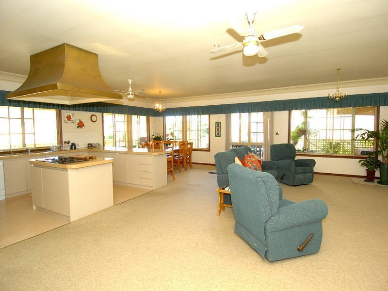 7 Vista Ave, Rockingham WA 6168