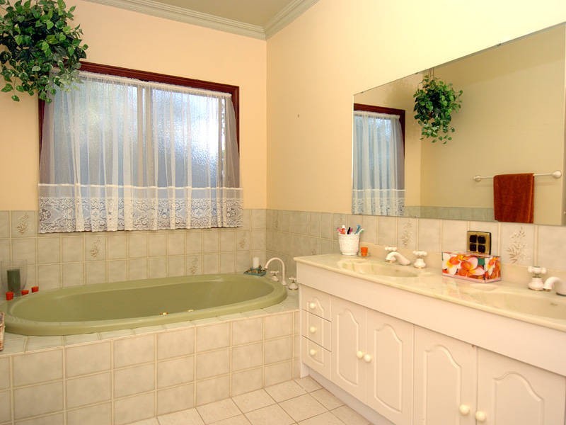 7 Vista Ave, Rockingham WA 6168