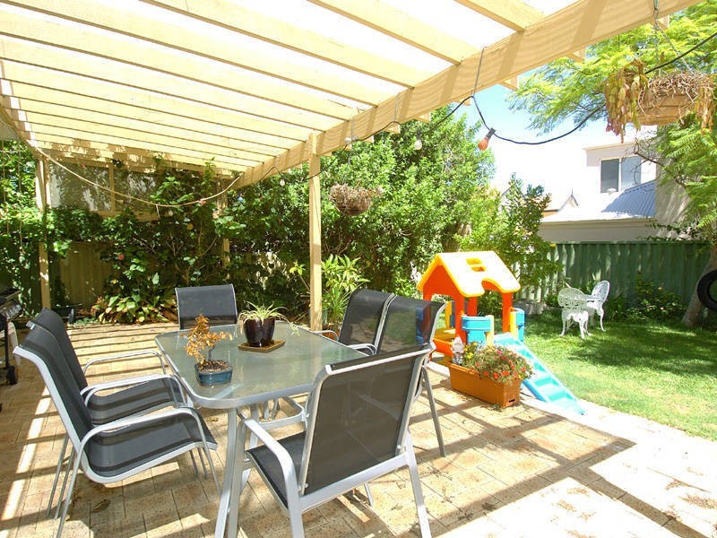 7 Vista Ave, Rockingham WA 6168