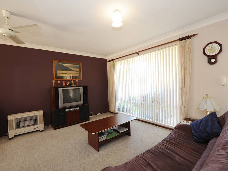 2 Axminster Street, Warnbro WA 6169