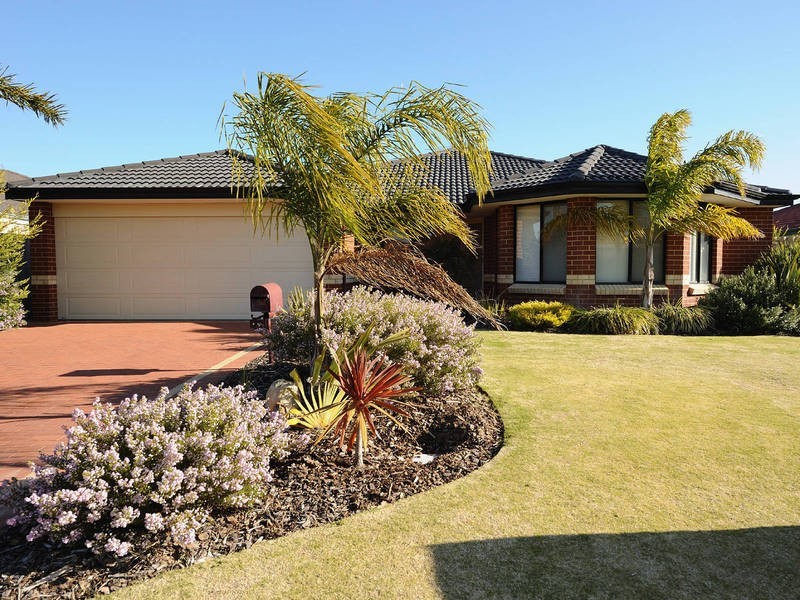 13 Morlaix Mews, Port Kennedy WA 6172