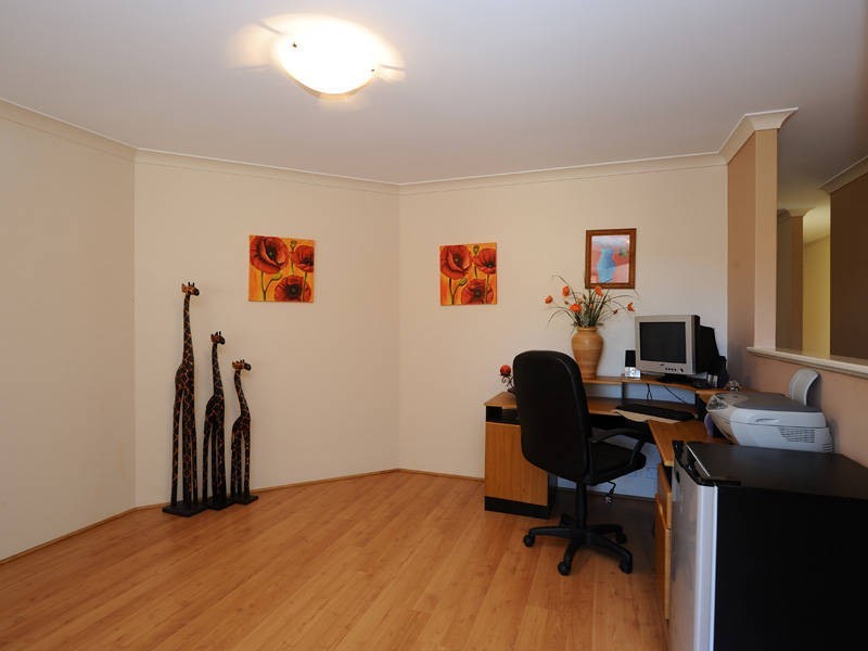 13 Morlaix Mews, Port Kennedy WA 6172