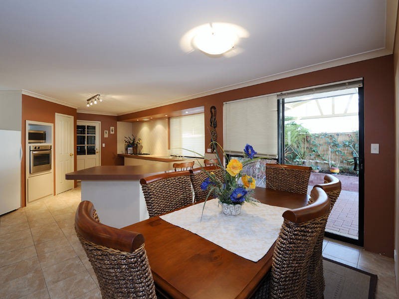 13 Morlaix Mews, Port Kennedy WA 6172