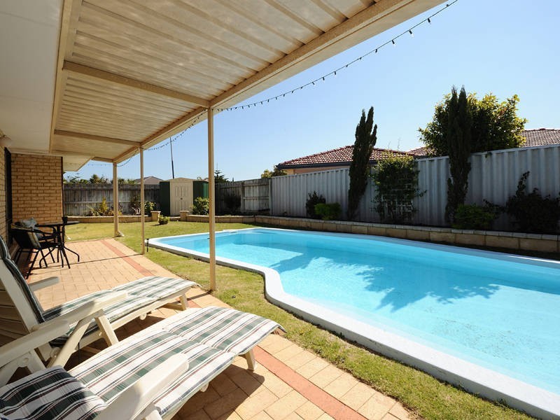 1 Cariati Close, Secret Harbour WA 6173