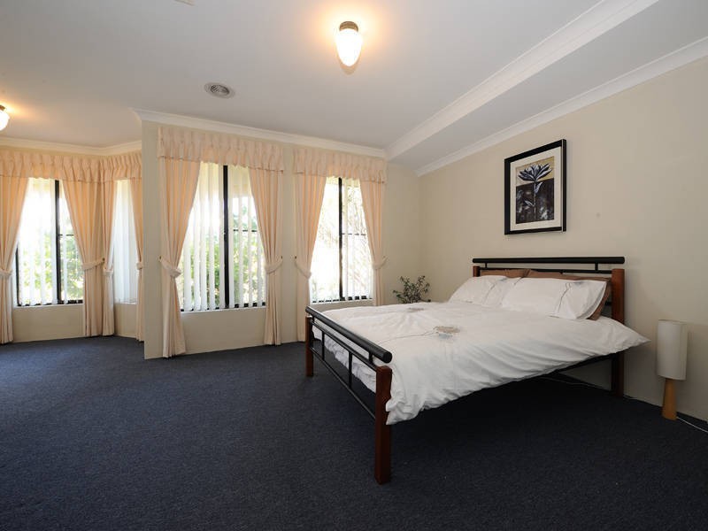 1 Cariati Close, Secret Harbour WA 6173